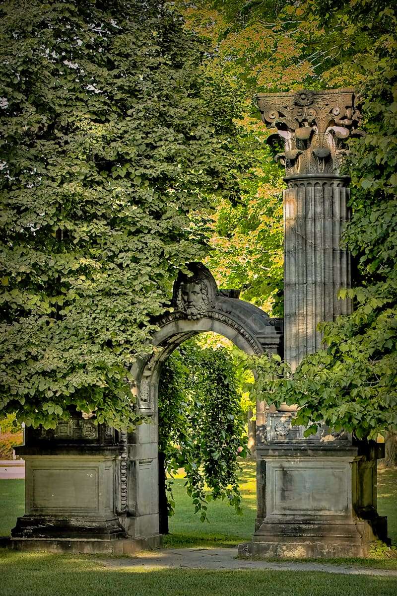 Arch of Bank of Toronto located in Guildwood Garden- 00
