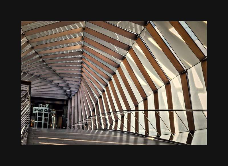 Bridge connecting Hudson Bay and Eaton Centre buildings in Toronto- 00